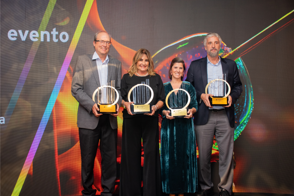 Foto de los premiados en categoría social